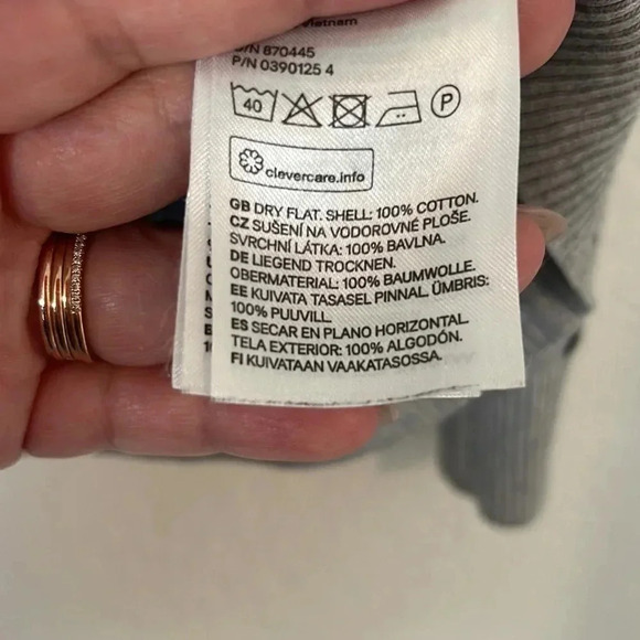 EUC | H & M | Sz S | Animal Print Sweater w/ Pull Zipper - Picture 3 of 5